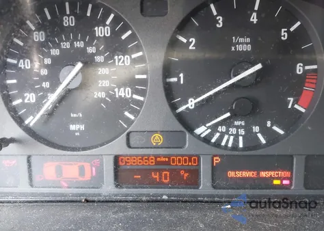 2000 BMW 528Ia z USA, uszkodzony, nr VIN WBADM6345YGU06119